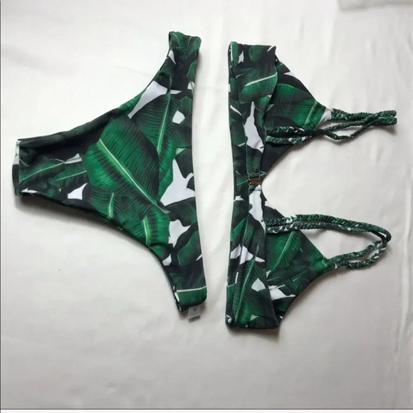 Two piece swim suite Sz small - Picture 3 of 3